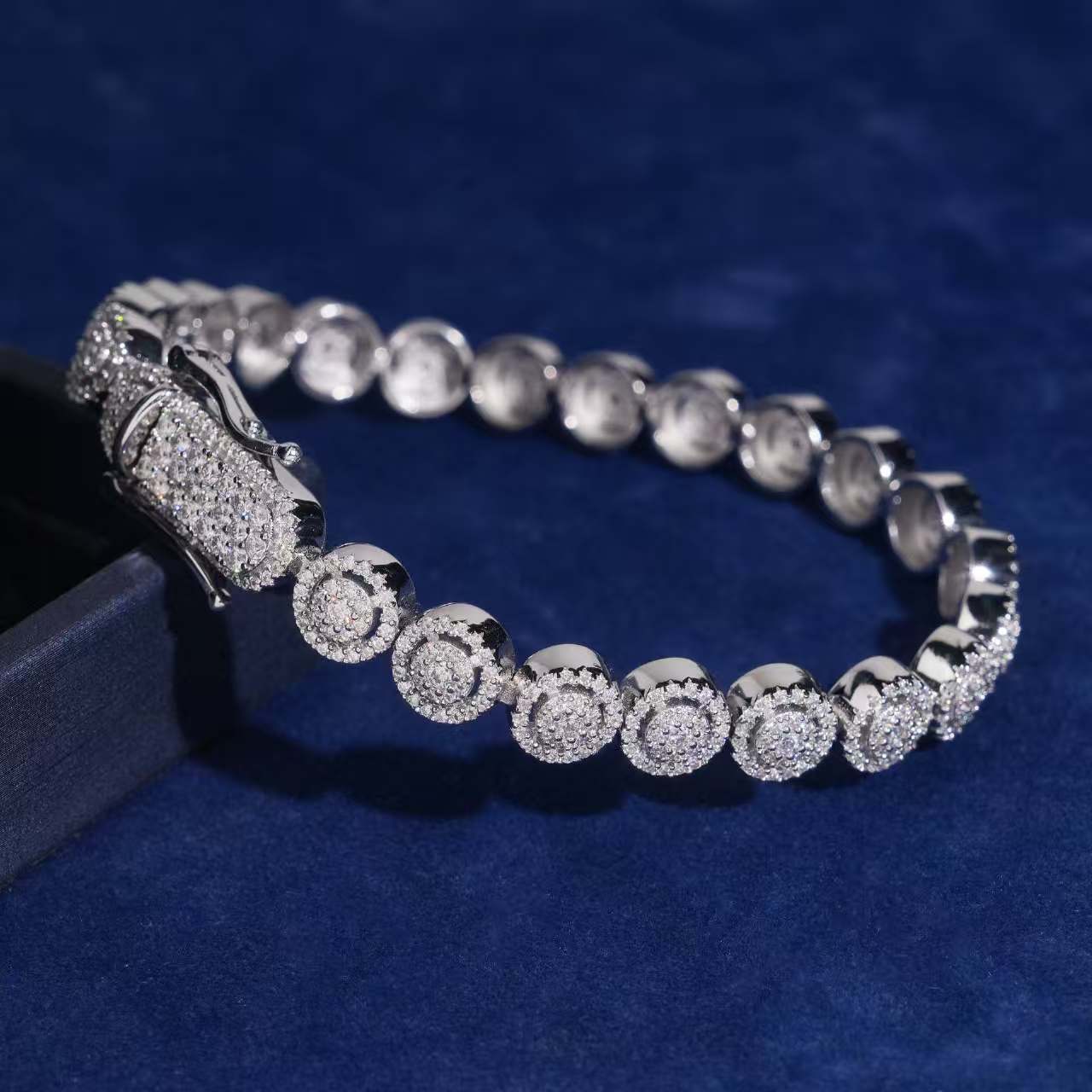 7-9" 10mm Circle Tennis Bracelet in S925 Silver with VVS Moissanite