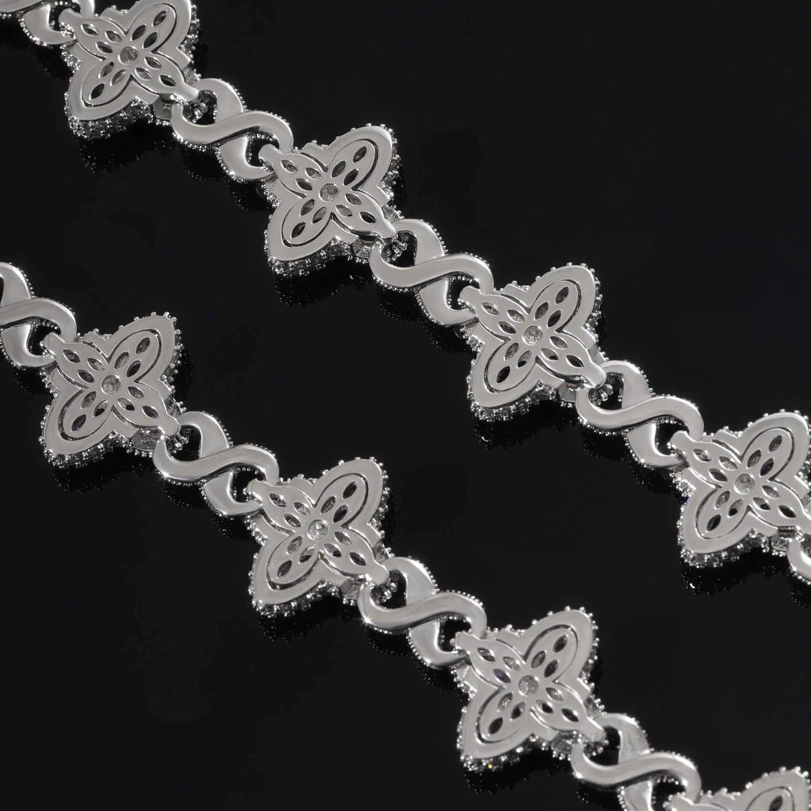 18" Flower Necklace VVS Moissanite Iced Out Cuban Link Chain